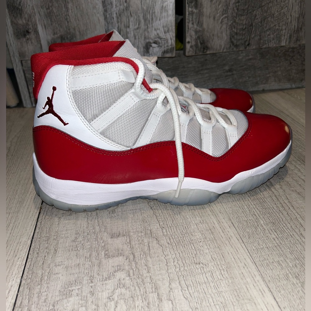 AIR JORDAN 11 RETRO 'CHERRY' MEN SIZE 10